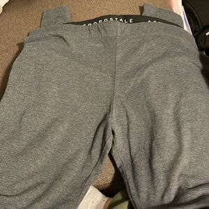 Dark grey aero leggings never worn